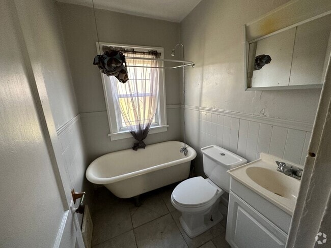 Building Photo - 3bd Single Union/93rd Cash Pay Rental
