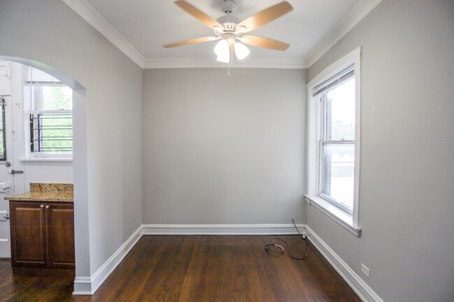 3411 W Balmoral Ave Unidad 2