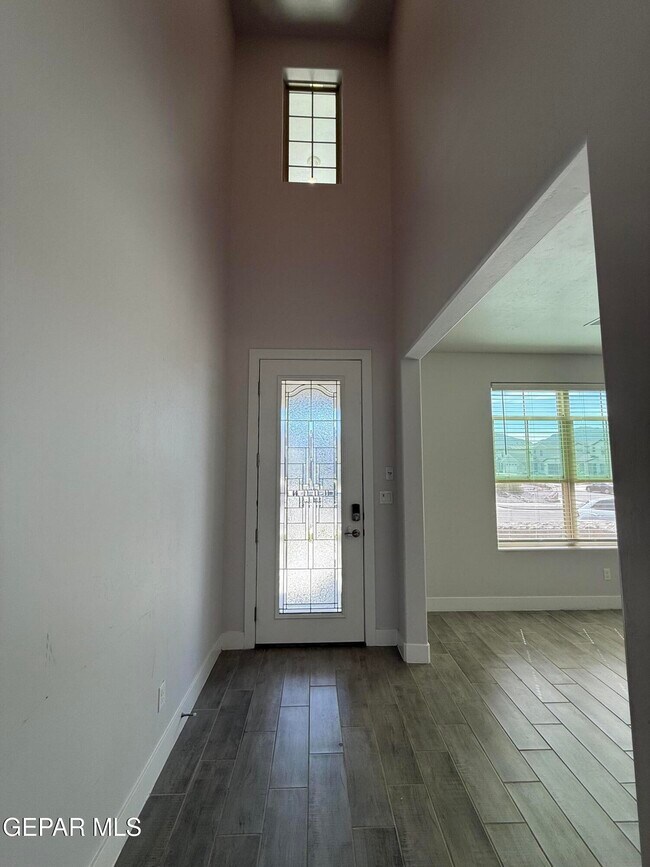 Photo - 2233 Sandstone Pl
