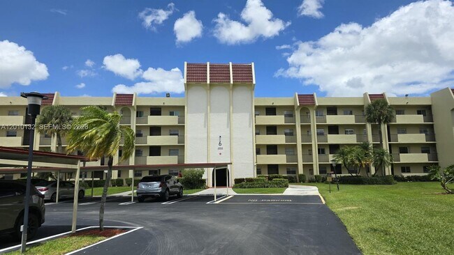 23305 Barwood Ln N Unit 207