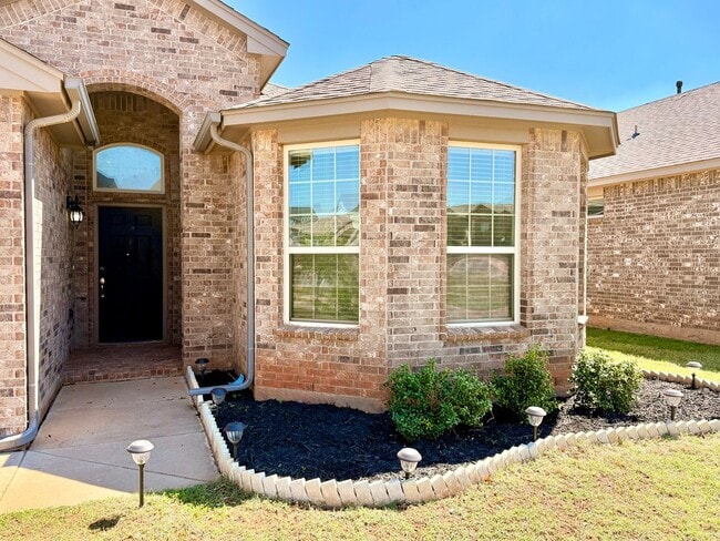 Photo - Beautiful 4 Bed 2 Bath in Mustang Schools