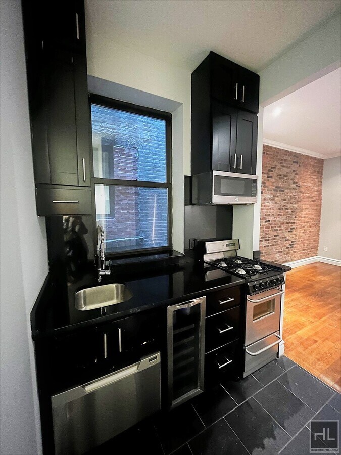 Photo - 10TH AVE. Unit 5C