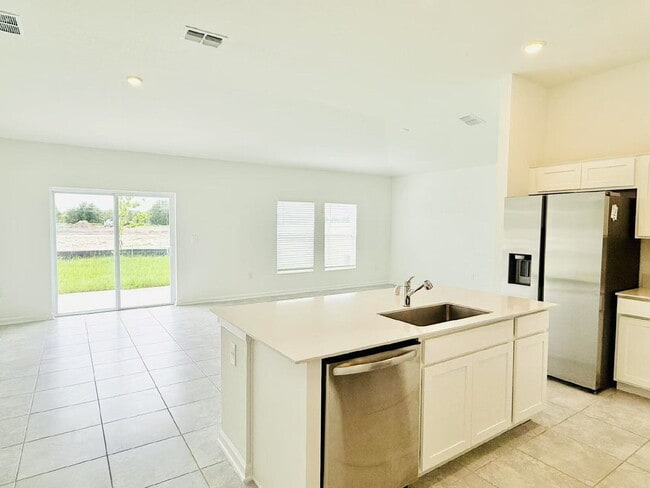 Photo - 972 Harold Pass