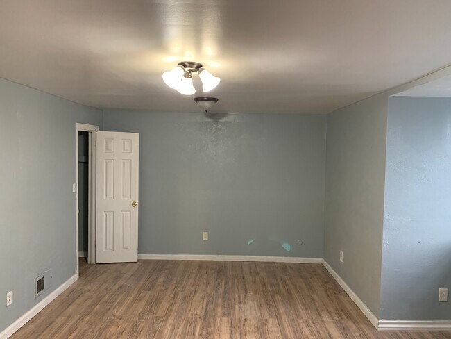 Photo - 5510 Black St Unidad 3