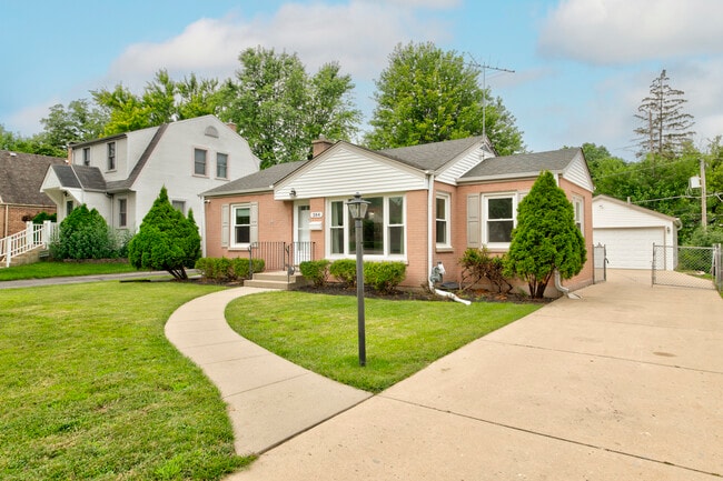 Building Photo - 384 S Wolf Rd Rental