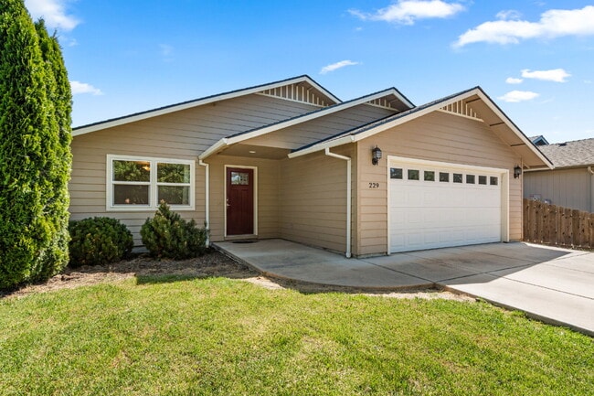 Photo - 229 Reanna Way