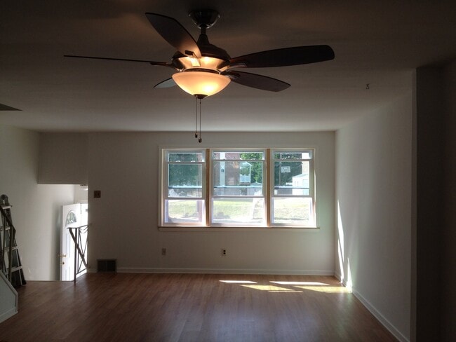 Photo - 3633 E Crown Ave