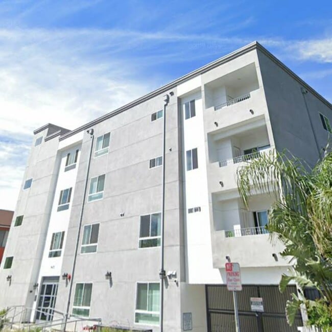 Building Photo - 8435 Orion Ave Unit 405 Rental