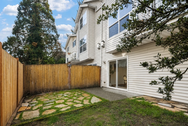 Photo - Beautifully Remodeled 3 Bed, 2 Bath Home in Northgate! Near Light rail, UW Medical.