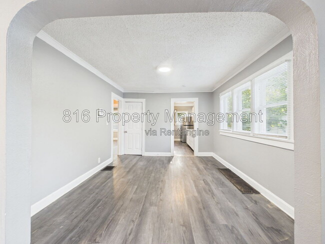 Photo - 6808 S Benton Ave