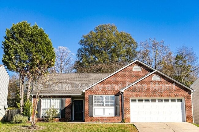 Building Photo - 2132 Mallard Woods Pl