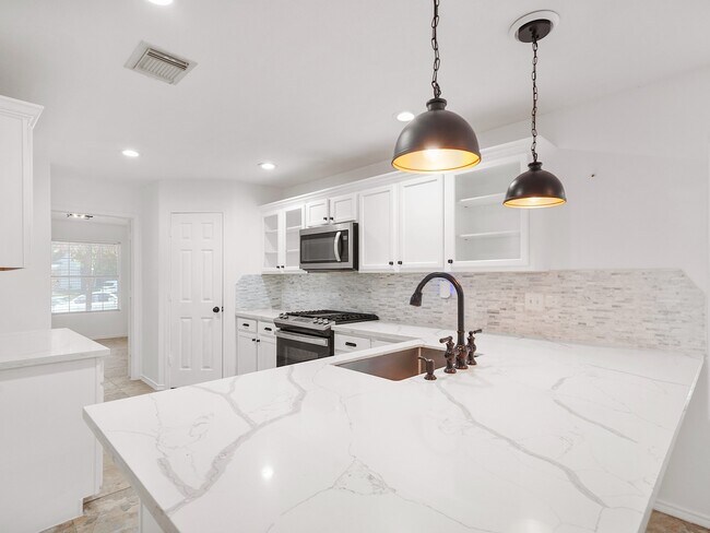 1011 Backland Ct