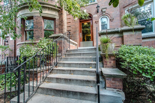 Photo - 4055 N Sheridan Rd Condo Unit 1F