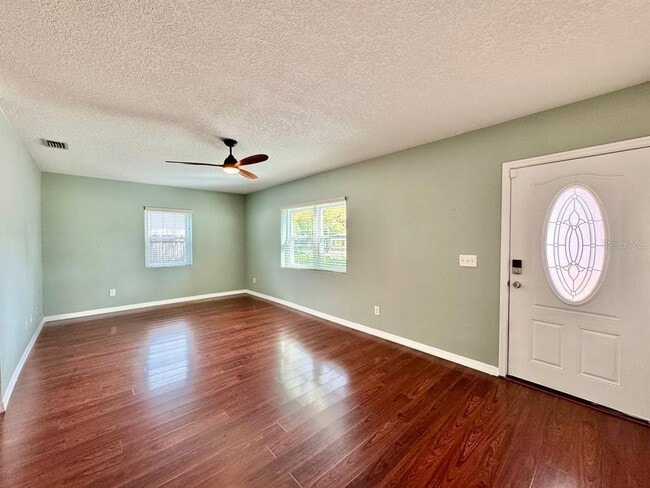 Photo - 809 W Hiawatha St