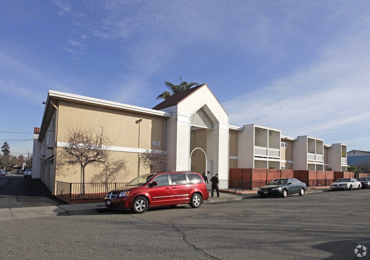 Photo - 1850 Thau Way