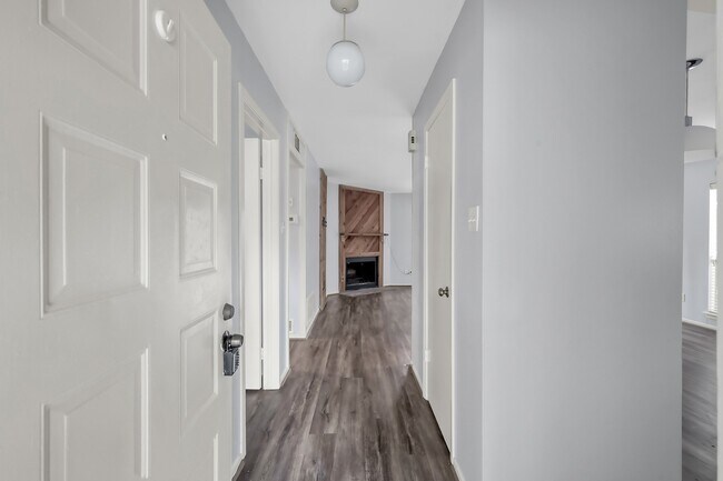 Photo - 83 Marabou Pl