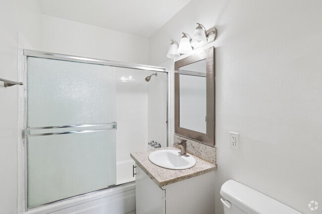 2BR, 1.5BA - 865SF - Second Bathroom
