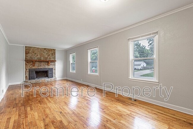 Photo - 804 E Gudgell Ave