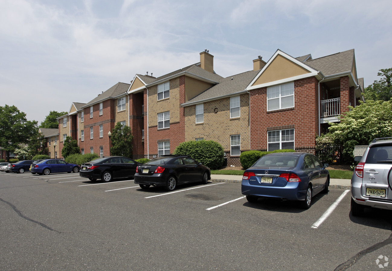 Franklin Village - Franklin Village Apartments