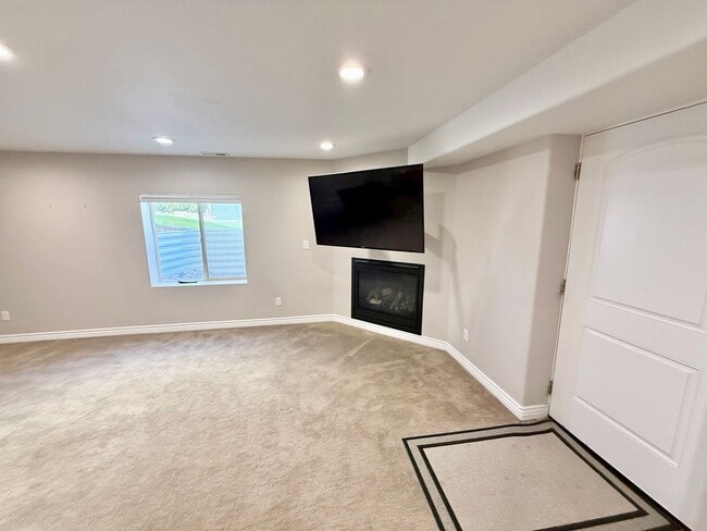 Photo - 5629 Far Vista Dr