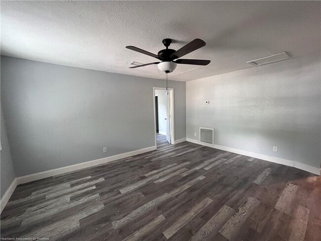 Building Photo - 3-Bedroom & 2-Bathroom with a Bonus Room