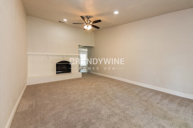 Photo - 1821 Whiteoak Dr