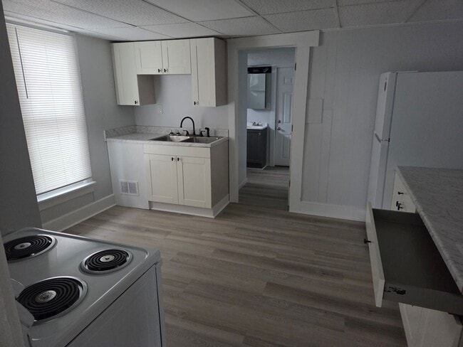 Building Photo - 547 E Union St Unit 1