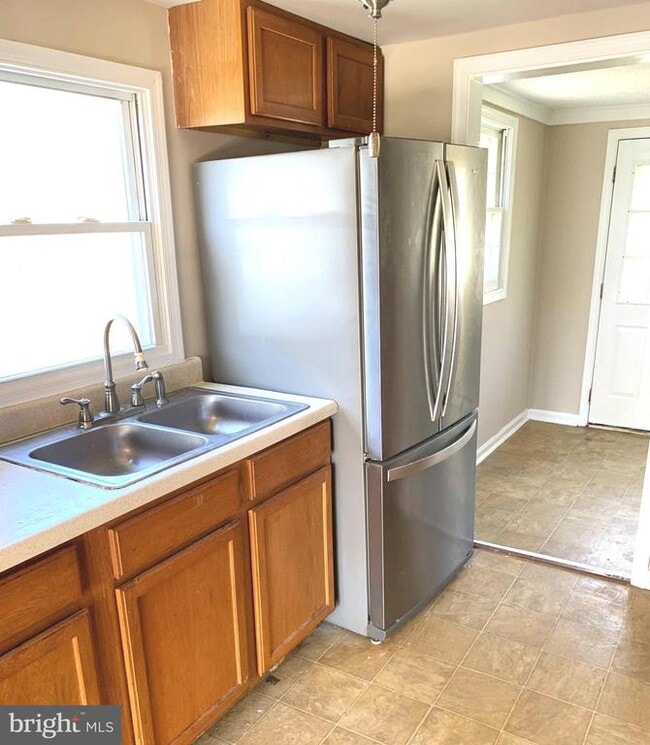 Photo - 90 Charles Way