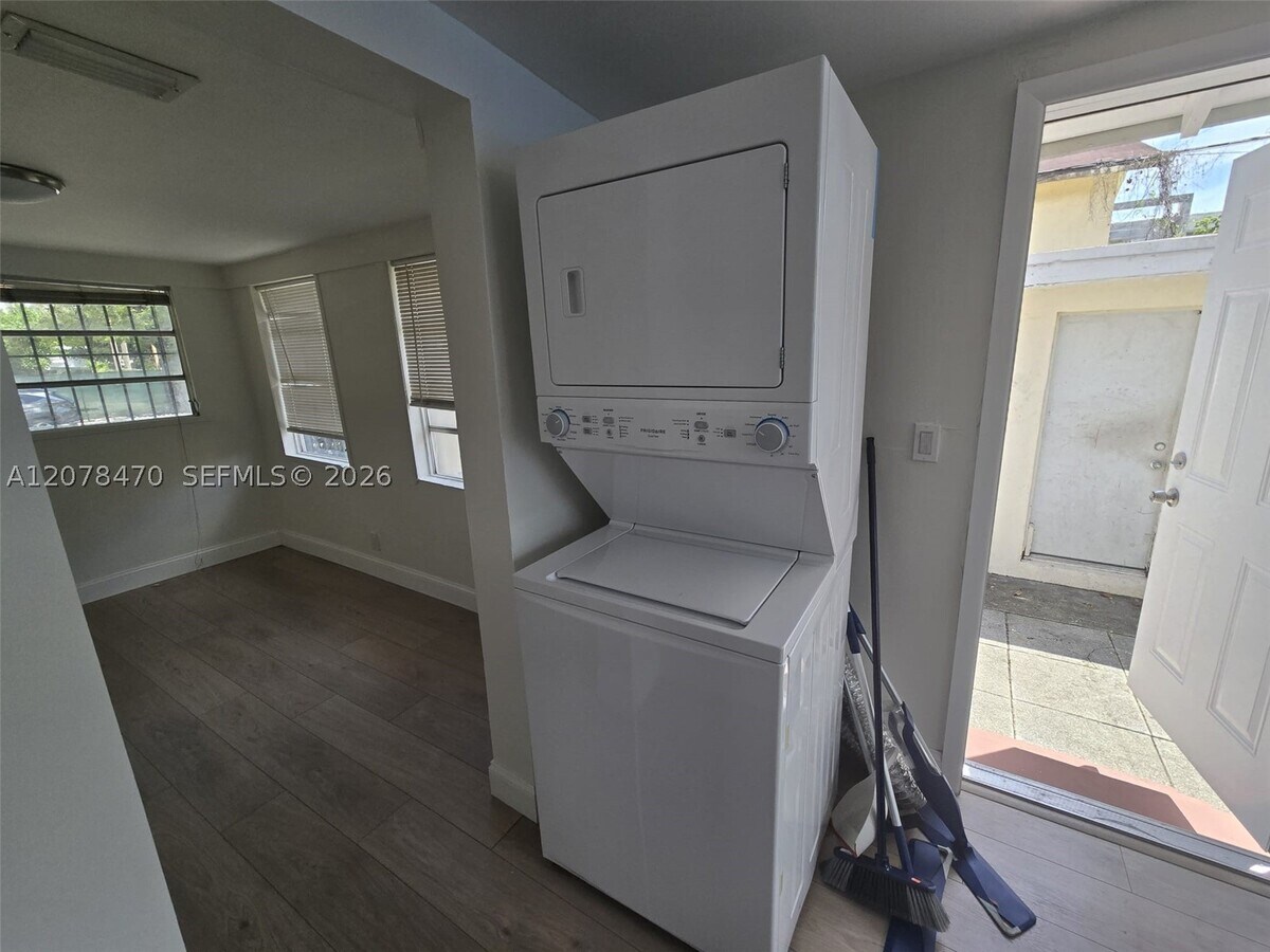 Photo - 106 NW 34th St