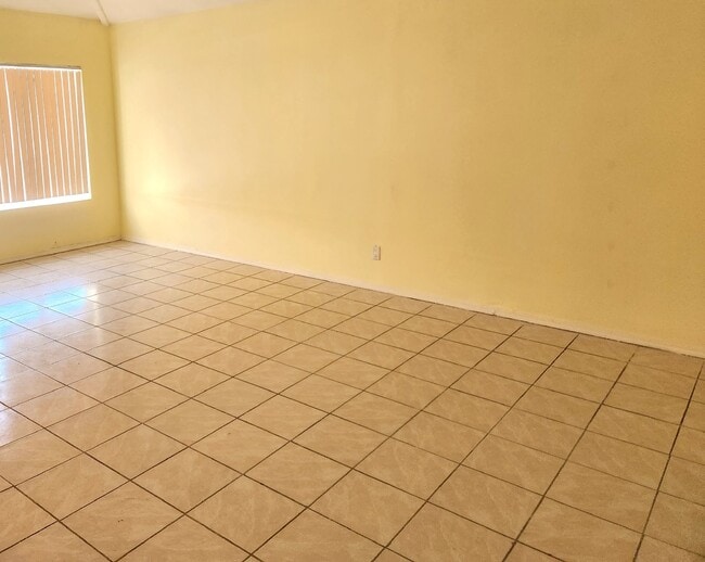 Photo - 4 BEDROOM SINGLE FAMILY HOME FOR LEASE PHOENIX