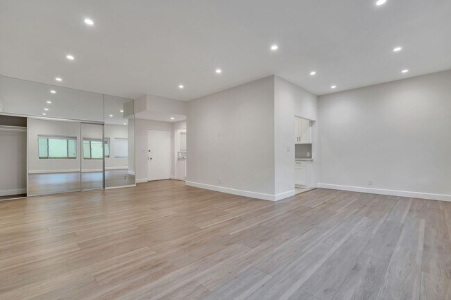 Elm Luxury Investments LLC