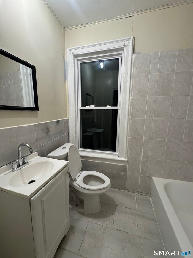 Photo - 18 Woolsey St