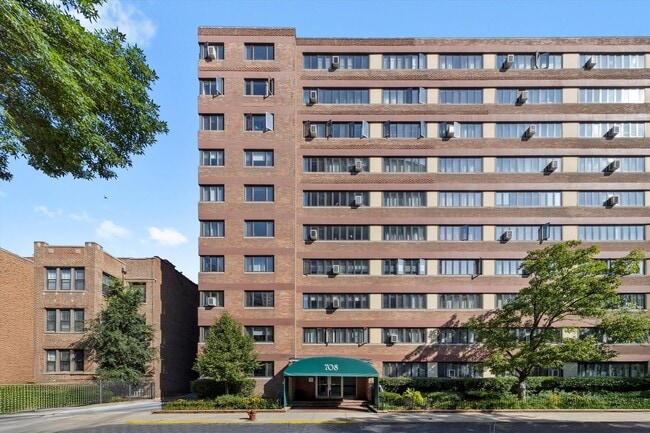 Building Photo - 708 W Bittersweet Pl Unit 111
