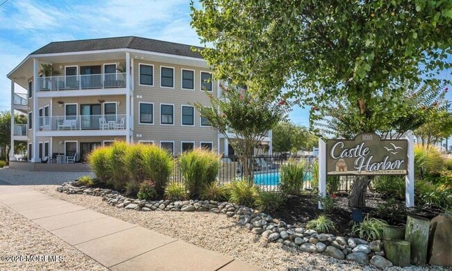 1810 Central Ave Unit 11