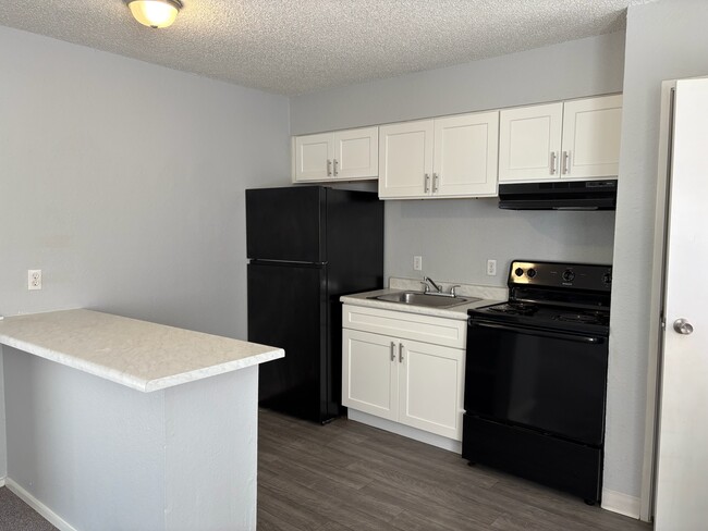 Studio-350 sqf Kitchen Area - Summer Place Apartments