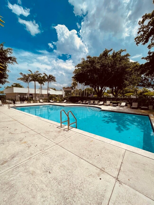 Building Photo - 10120 Boca Entrada Blvd Unit 307