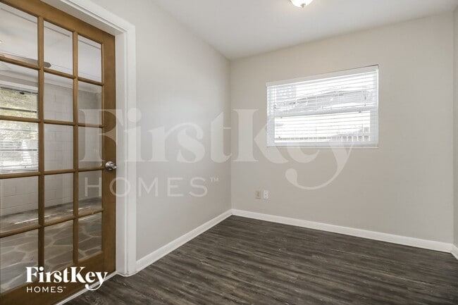 Photo - 1381 Viburnum Ln