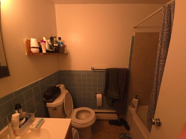 Photo - 3050 Madison Ave Unidad 2