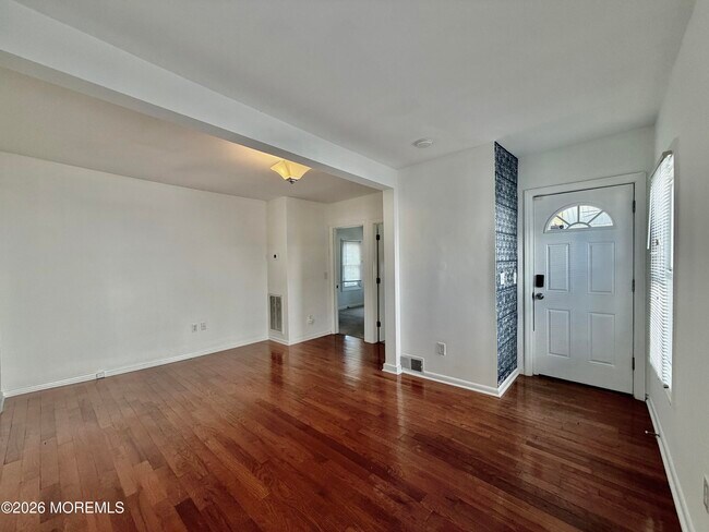 Photo - 403 Park Pl Ave Unit 1