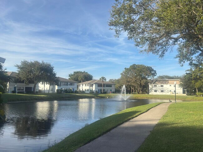 Photo - 2018 SW 29th Ct Unit 6-B-2