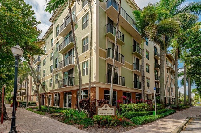 Photo - 1919 Van Buren St Condo Unit 819A