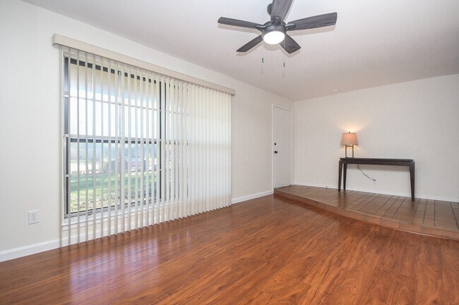 Photo - 2515 Valleyfield Dr