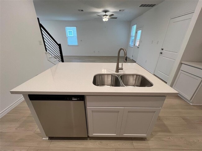 Photo - 204 Doodle Ln