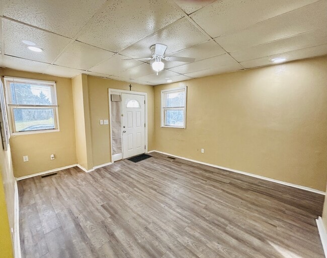 Photo - 242 W 28th St