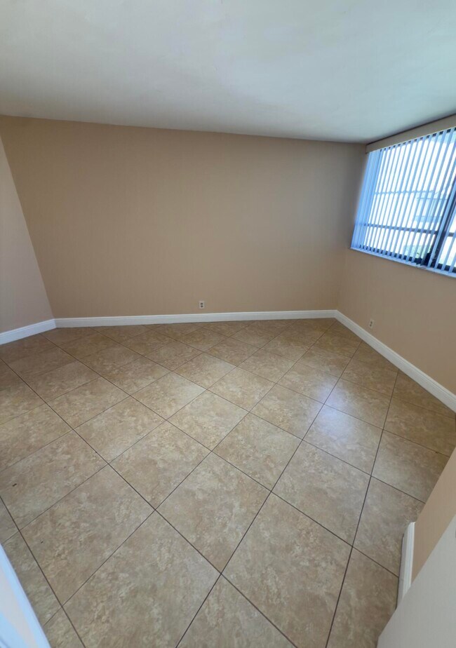 Photo - 1880 N Congress Ave Unidad 401