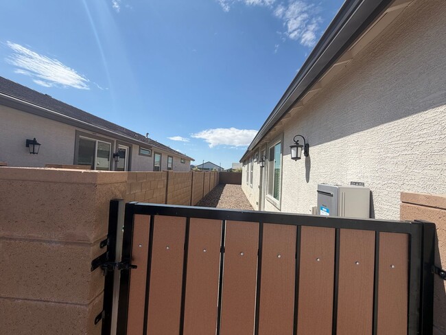 Photo - 36375 W Leonessa Ave