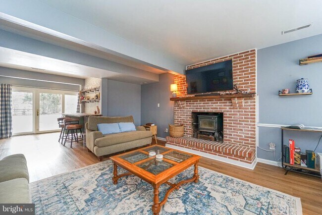 Photo - 211 Queen Anne Rd
