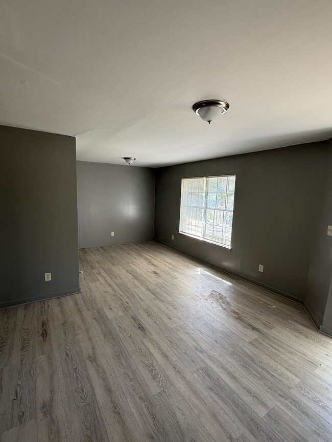 Photo - 2260 W McDowell Rd