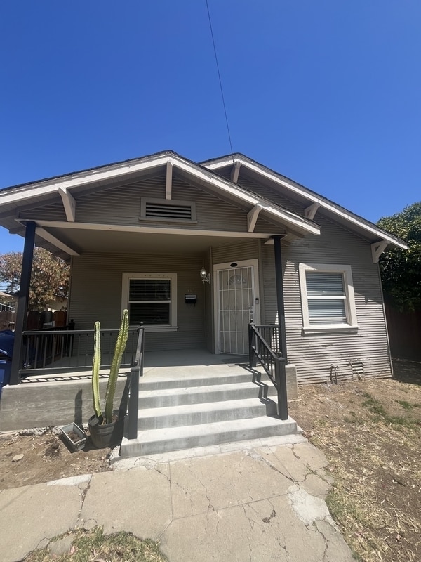 Photo - 412 L St