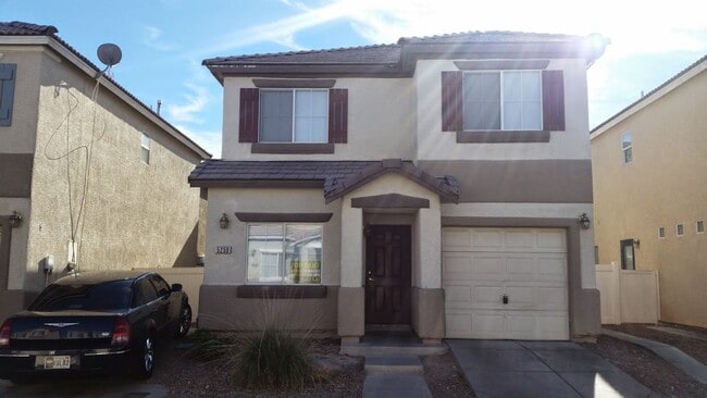 Building Photo - Spacious 4BD/3BA Home with Mountain Views ...